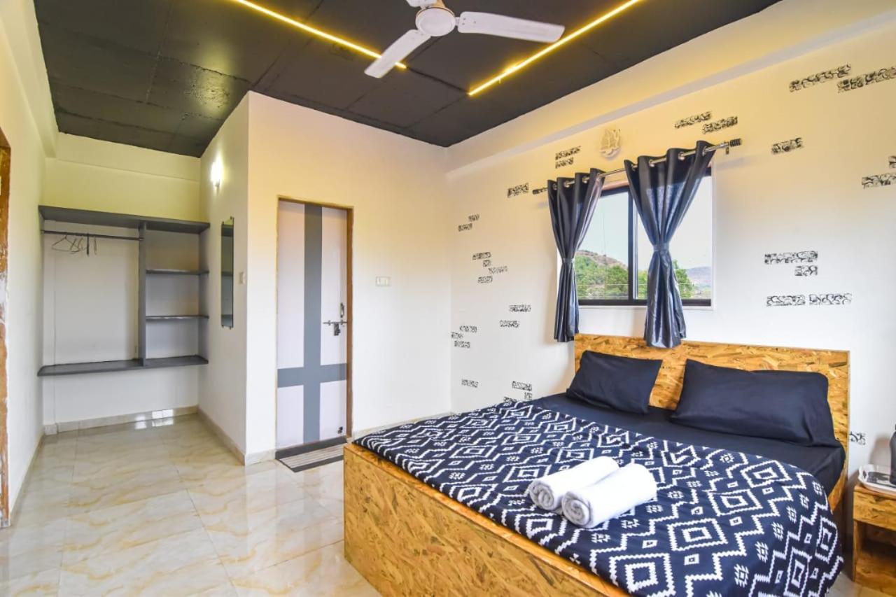 Empyrean Stay Ll 3Bhk Ll Black Horse Villa Ll Ac Ll Private Pool Ll Wifi II Lux Ll Лонавла Екстер'єр фото